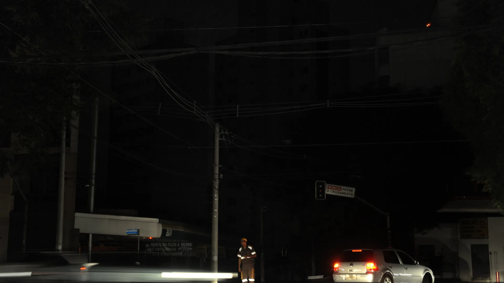 52 mil seguem sem luz em SP 12 horas após chuva - img