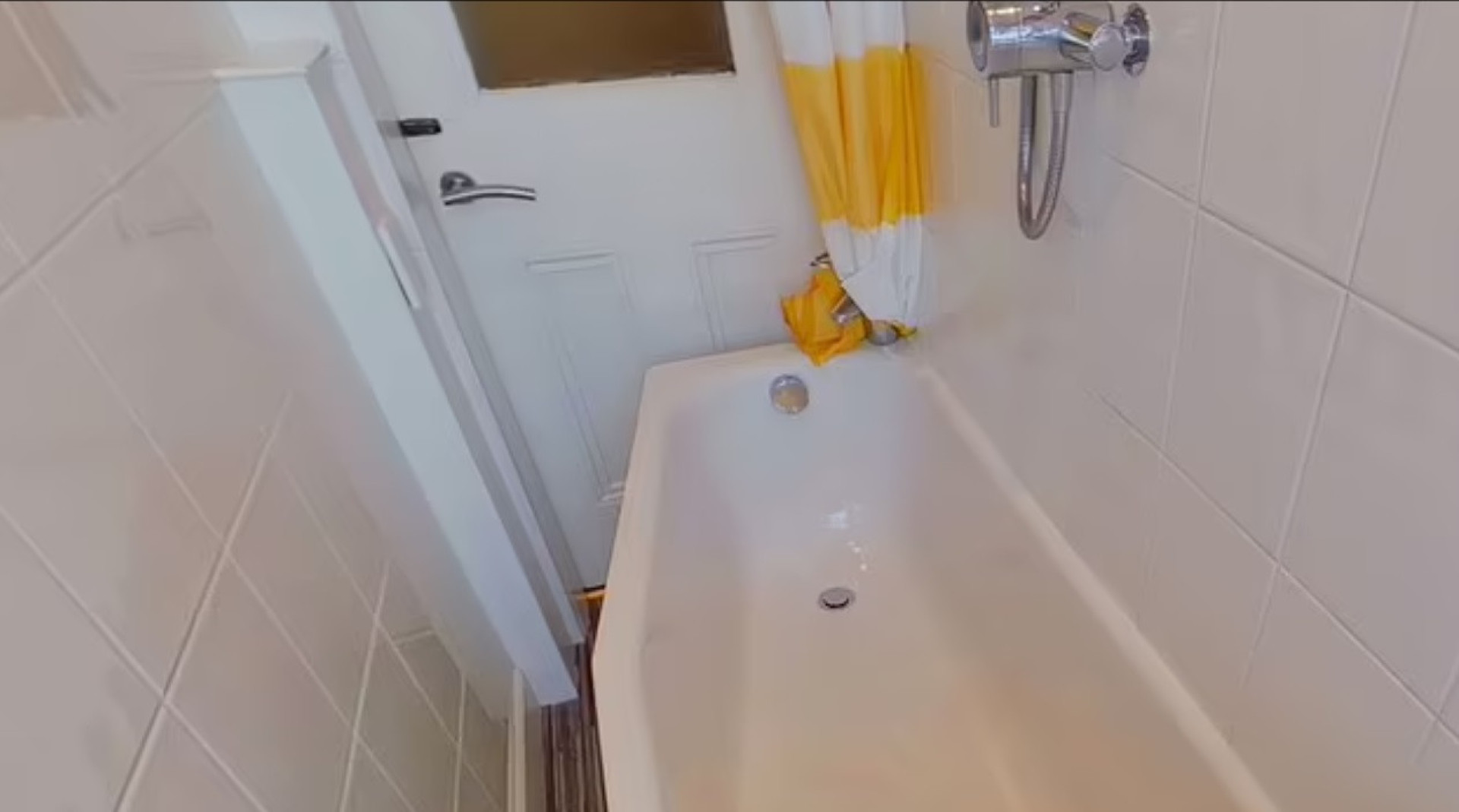 Apartamento para alugar apenas para quem tem 'pernas finas'; entenda - img