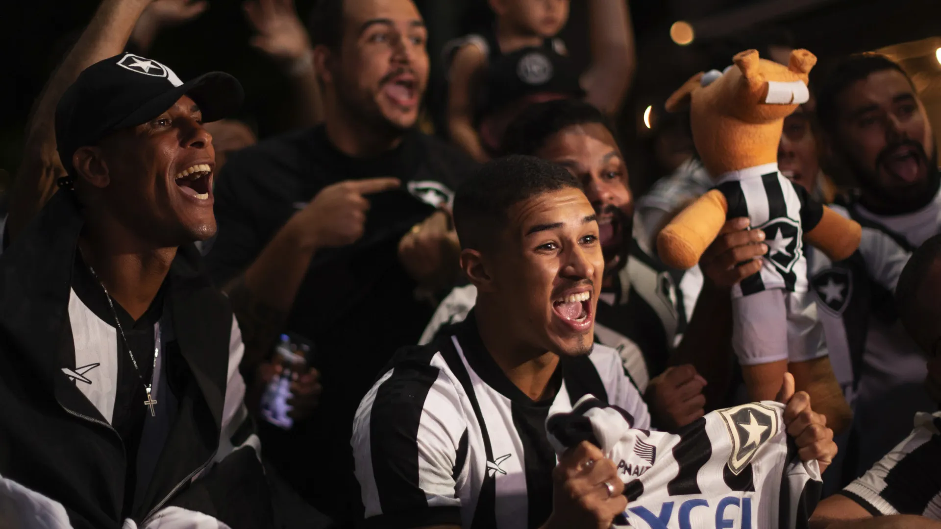 Botafogo chega a 11 saídas após títulos dobradinha em 2024 - img