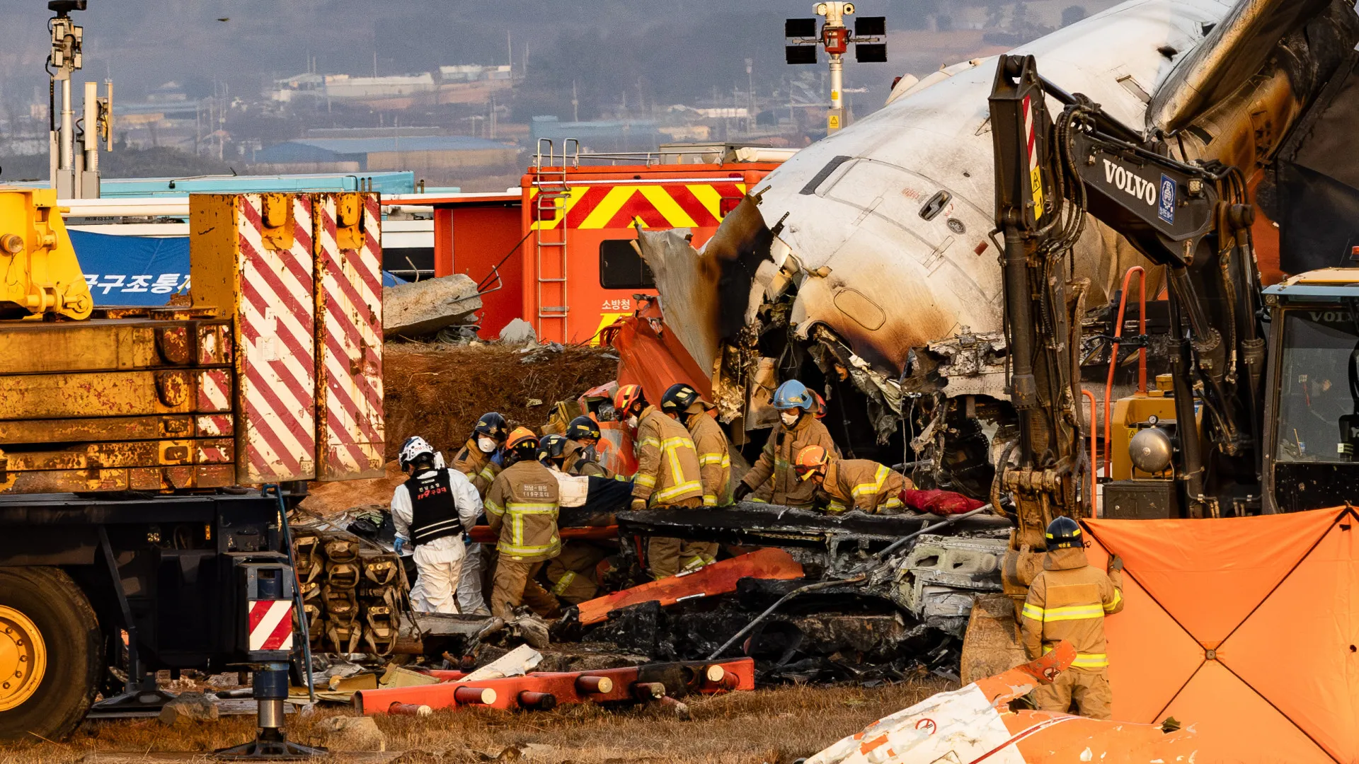 Caixas-pretas de jato da Embraer que caiu no Cazaquistão chegam amanhã - img