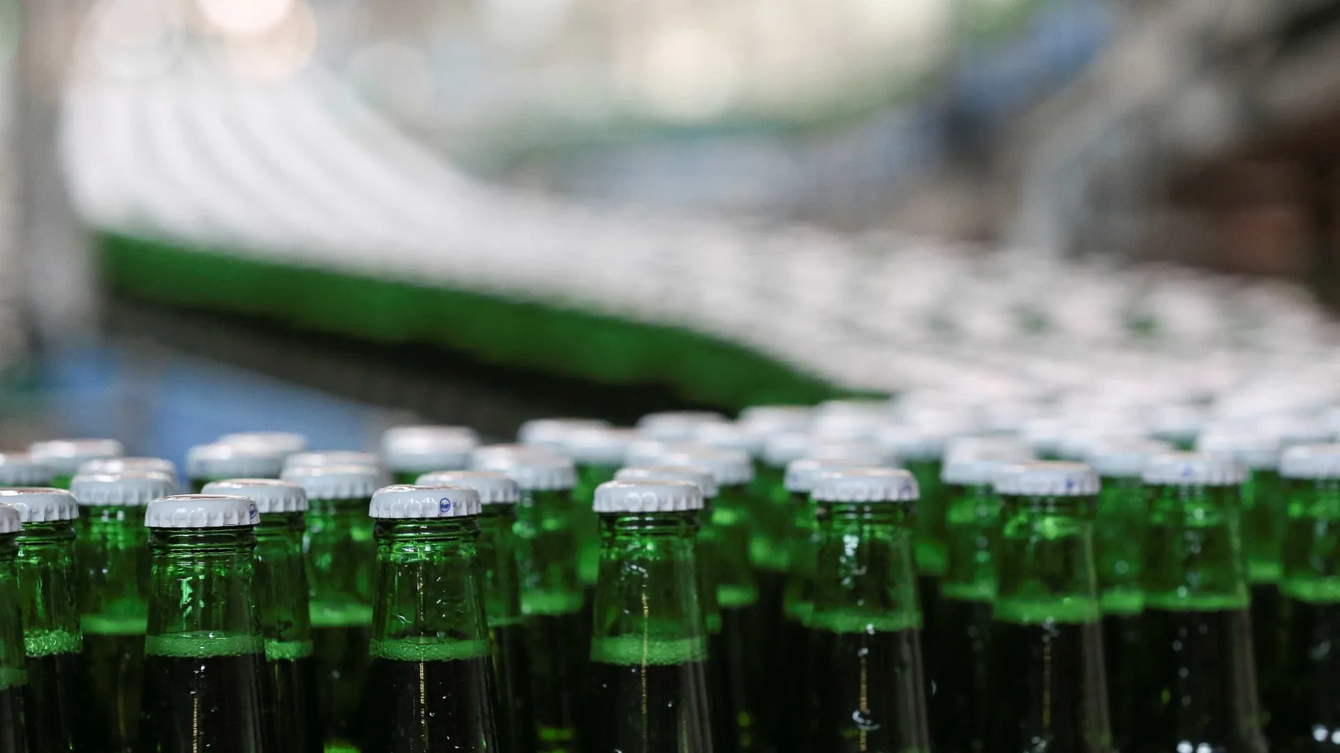 Facções tiveram receita maior que da Ambev com bebida falsificada em 2022, estima entidade - img