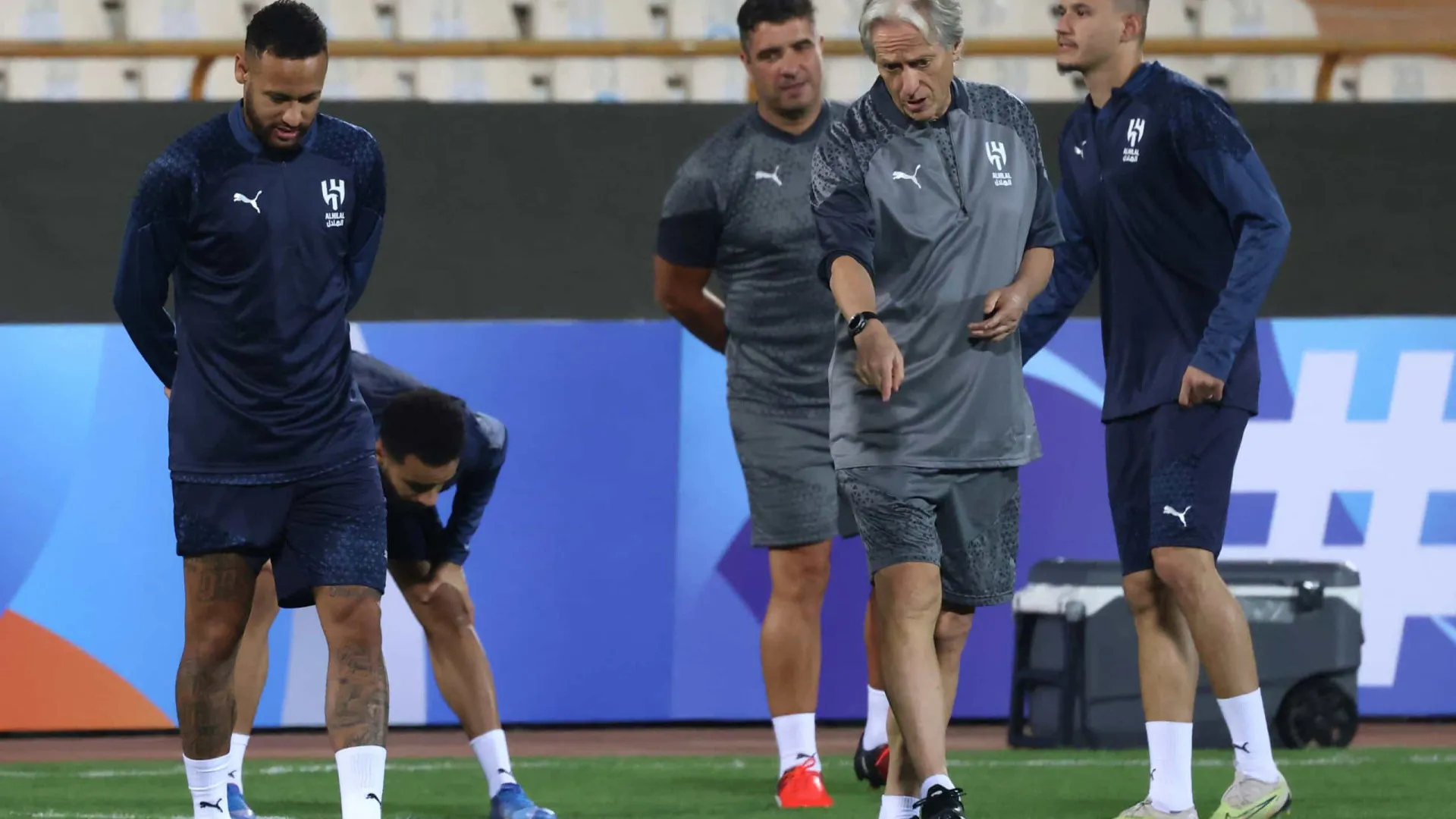 Jorge Jesus contradiz-se e dá esperança a Neymar: "Conto com ele..." - img