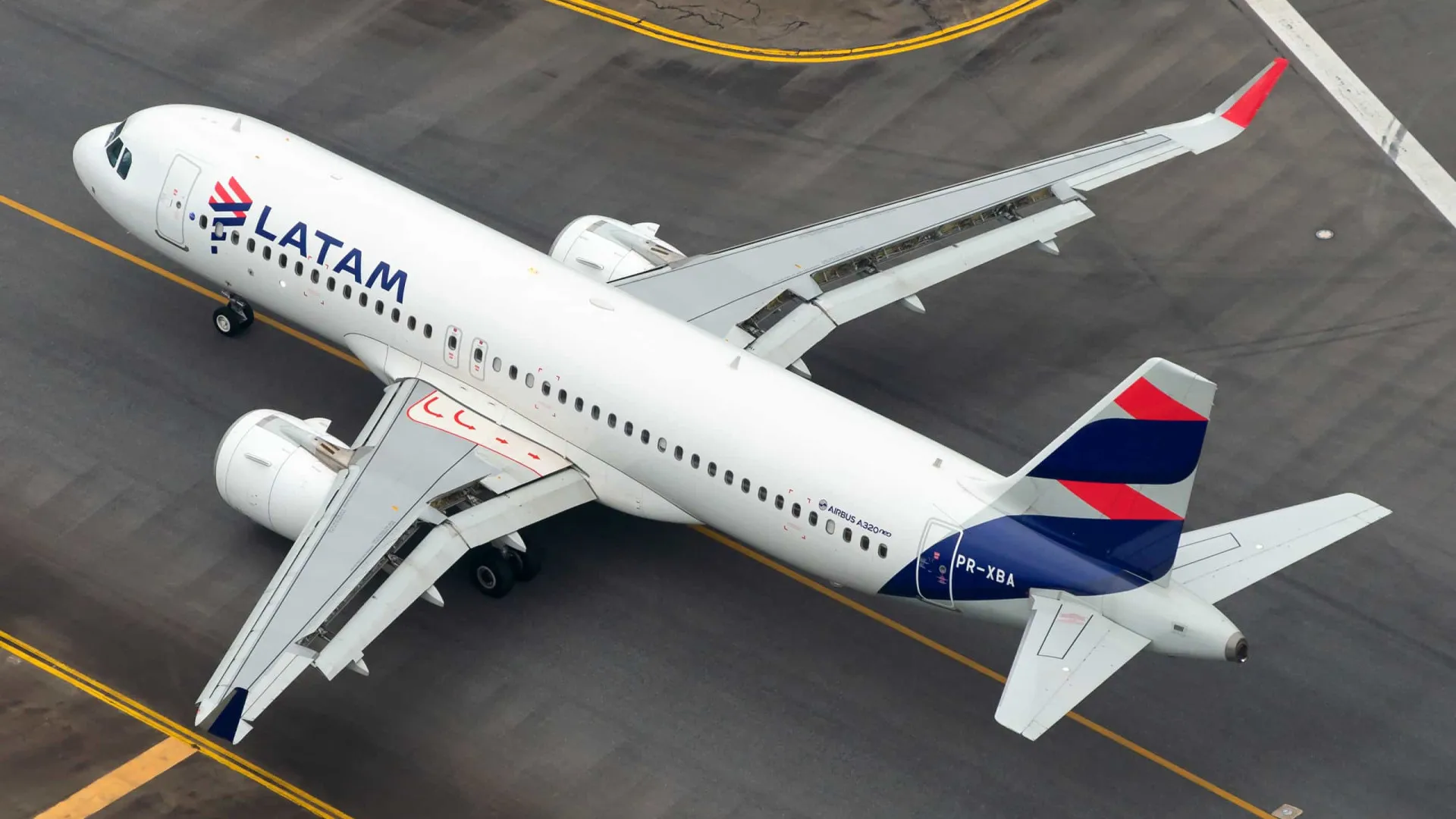 Aviões da Latam se chocam enquanto taxiavam no aeroporto de Congonhas - img