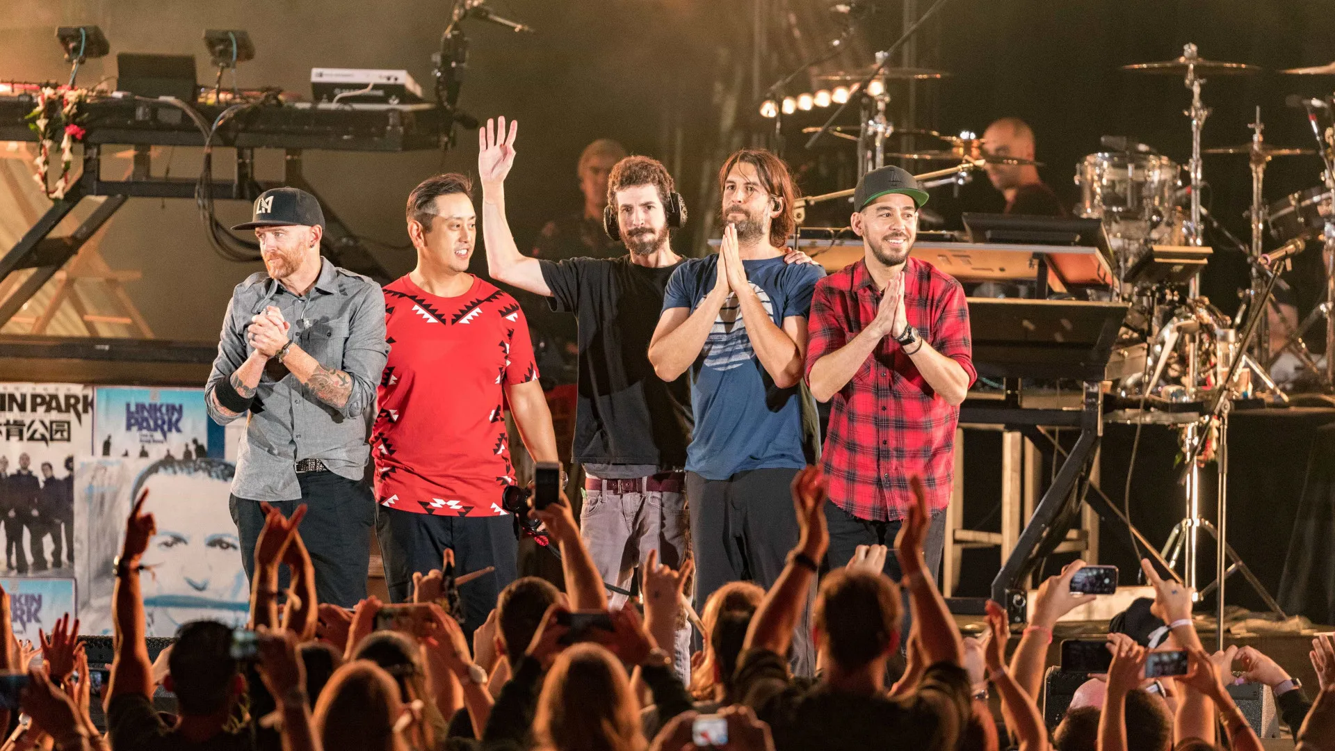 Com nova vocalista e baterista, Linkin Park anuncia show no Brasil - img