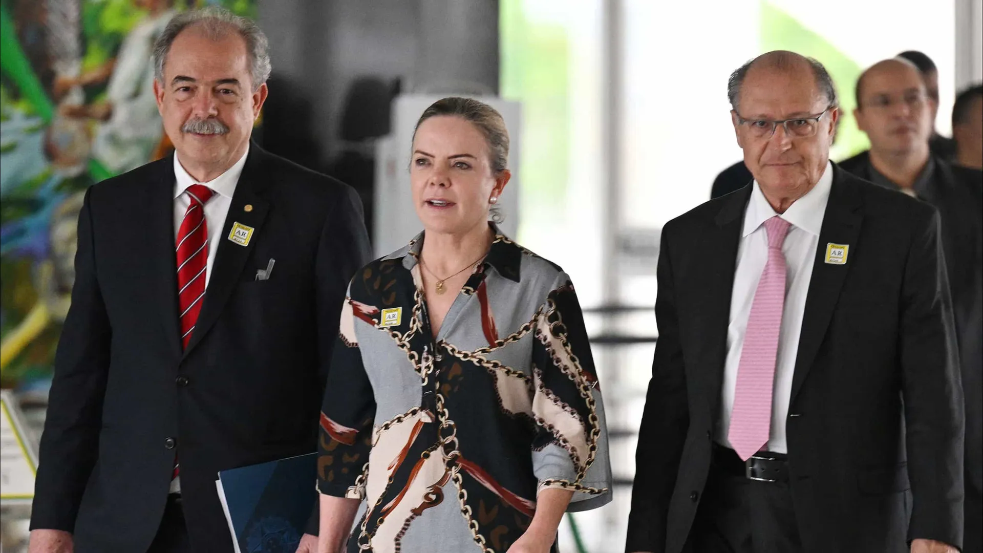 Lula avisa a petistas que Gleisi será ministra da Secretaria-Geral - img