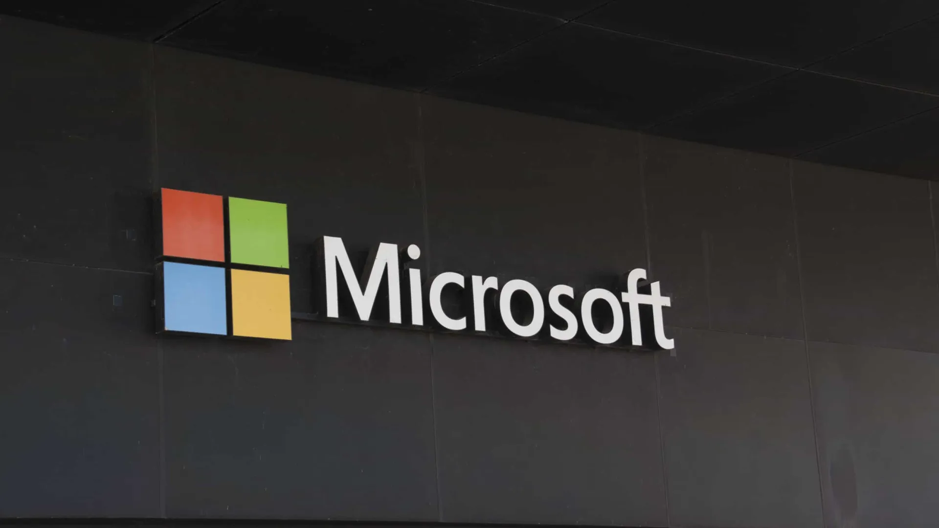 Microsoft anuncia investimento de R$ 14,7 bi em chips para data centers no Brasil - img