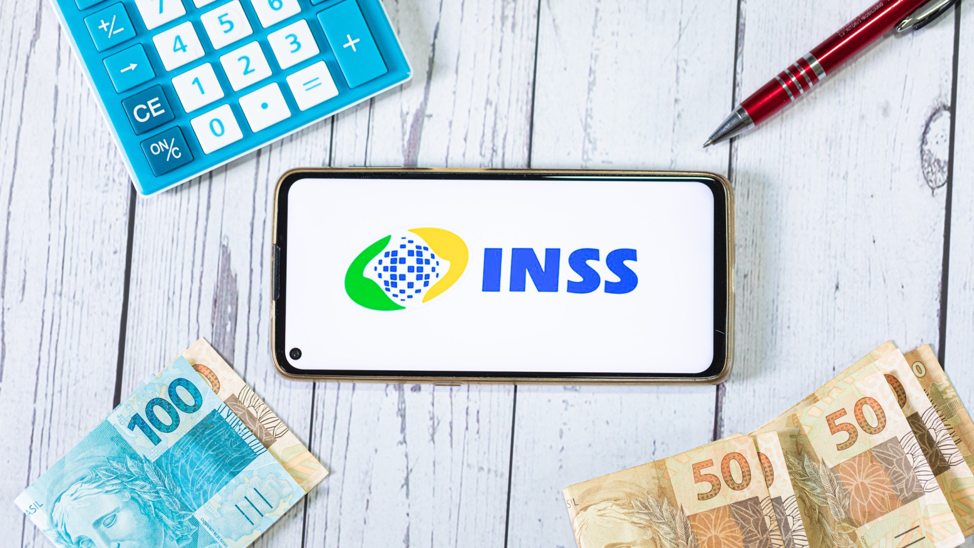 INSS alerta beneficiários sobre golpe da prova de vida; saiba se proteger - img