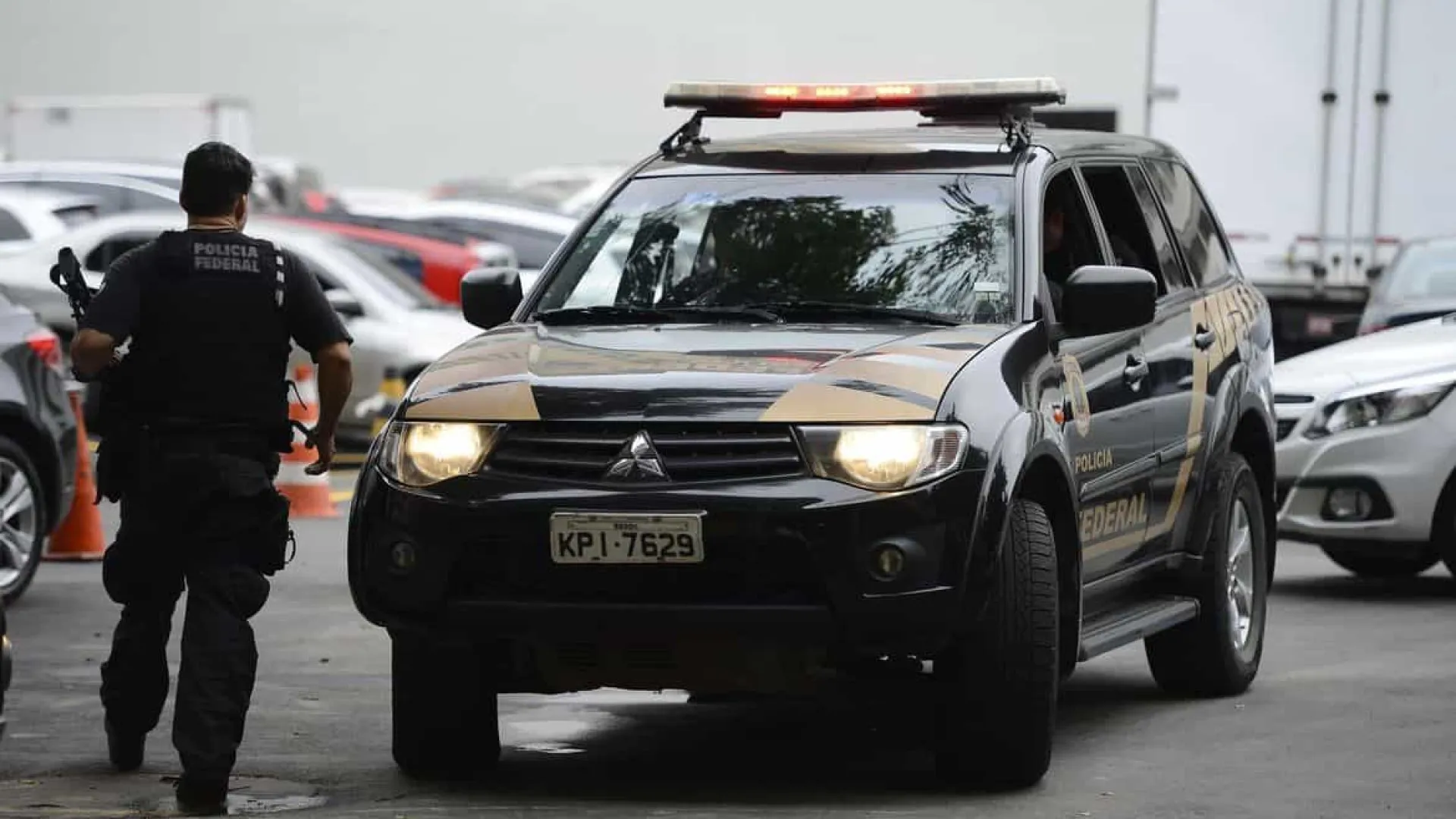 PF abre investigação contra liberação de R$ 4,2 bilhões em emendas após pedido de Dino - img