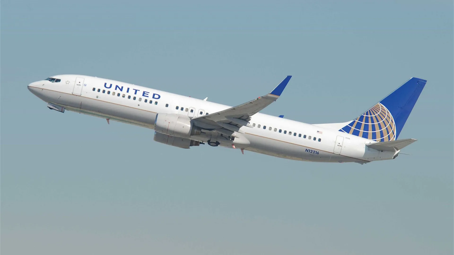 Passageiro urina no corredor durante voo e obriga avião a ser desviado - img