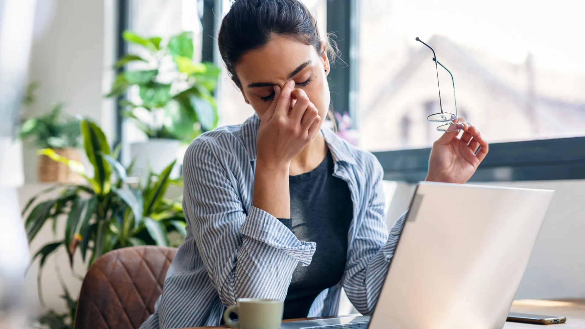 Saiba a diferença entre a síndrome de burnout e cansaço - img