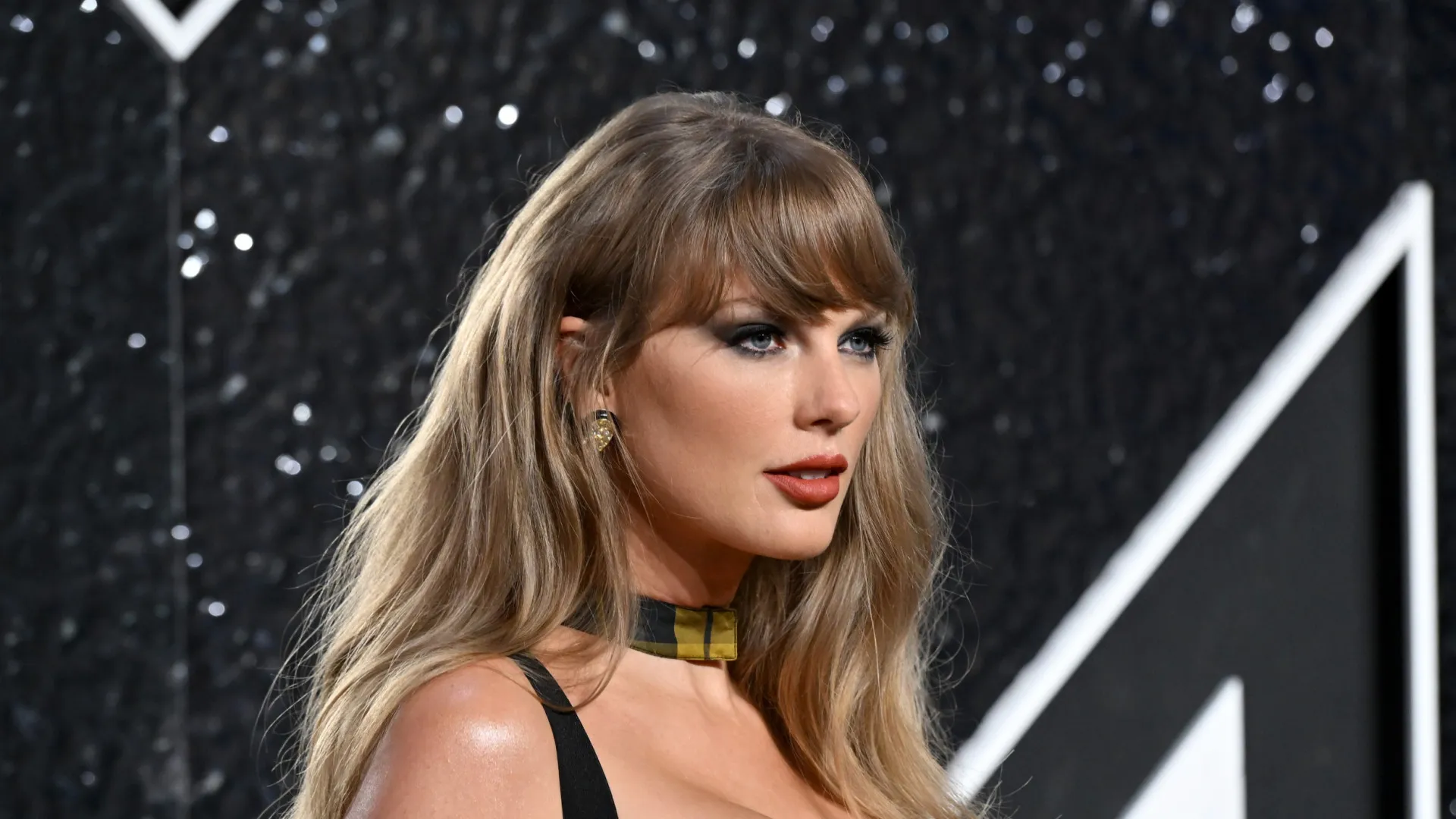 Taylor Swift é confirmada como uma das apresentadoras do Grammy 2025 - img