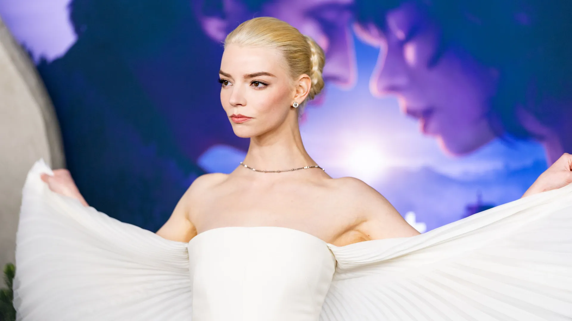 Anya Taylor-Joy diz por que se rendeu aos filmes de ação e lança 'Entre Montanhas' - img