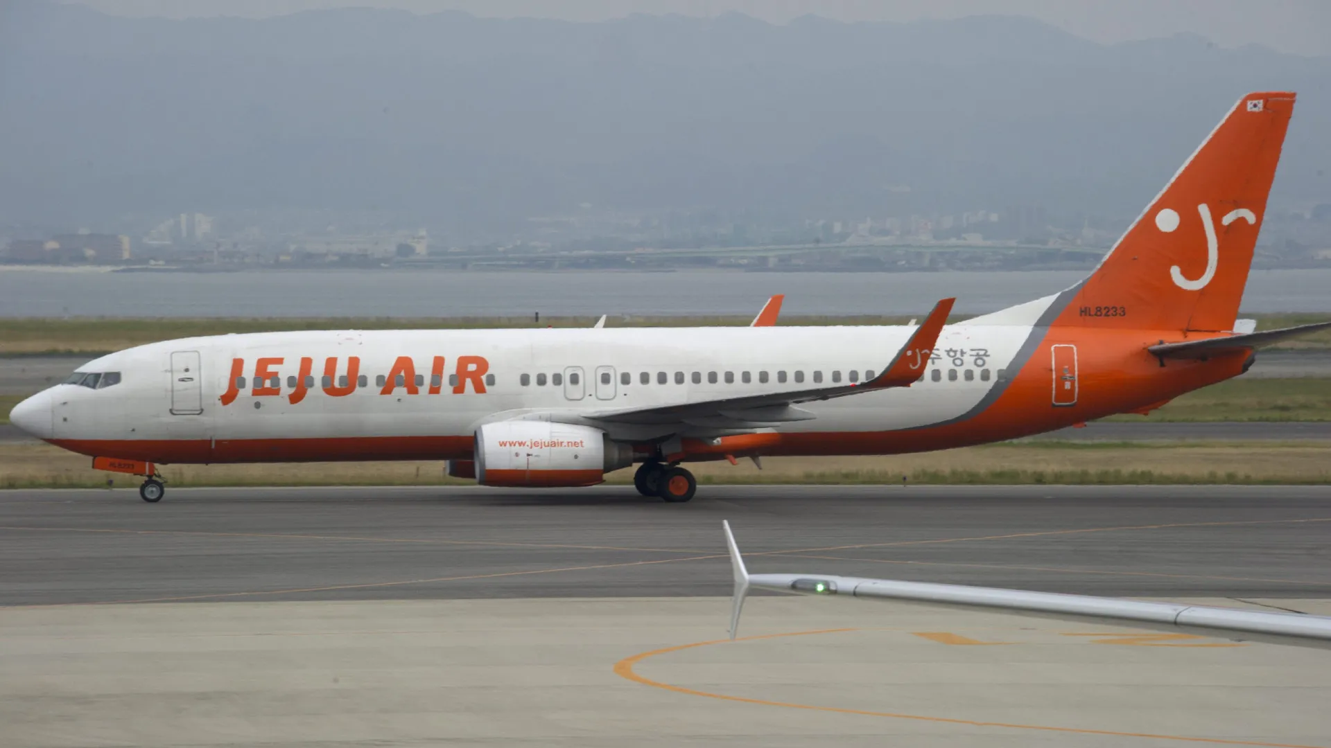 Após tragédia, outro voo da Jeju Air passa por problema em pouso - img