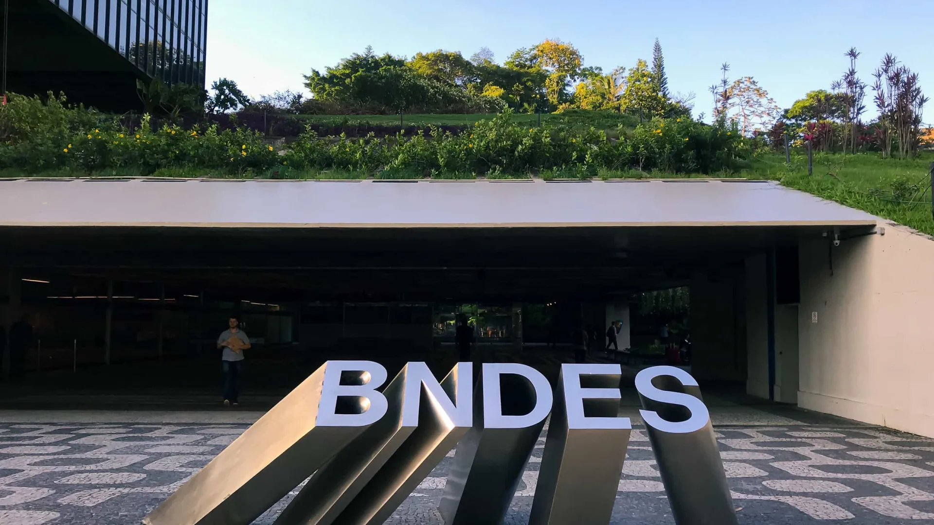 BNDES assina contrato com o CAF para captação de R$ 2,7 bilhões - img