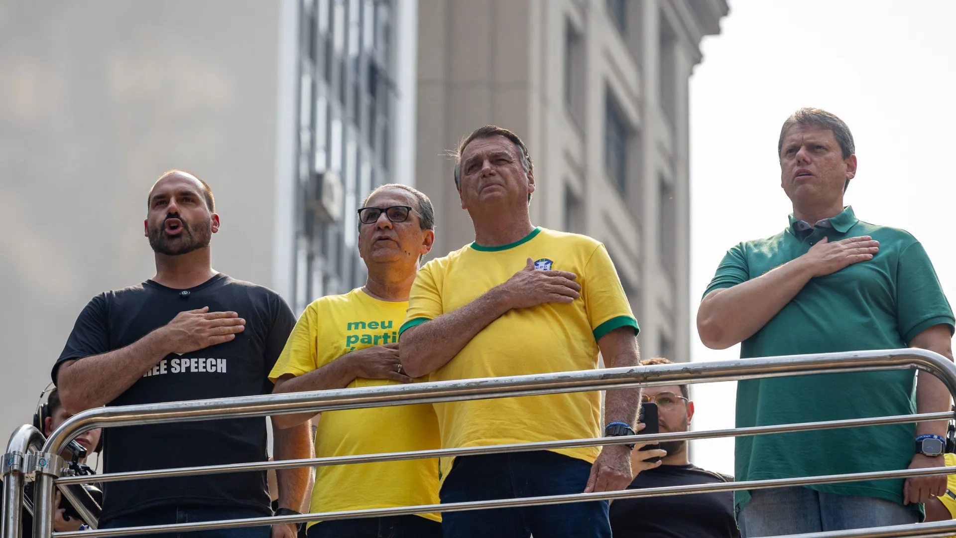 Bolsonaro diz que direita se elegeu na sua sombra e que Tarcísio é 'líder maior' só em SP - img
