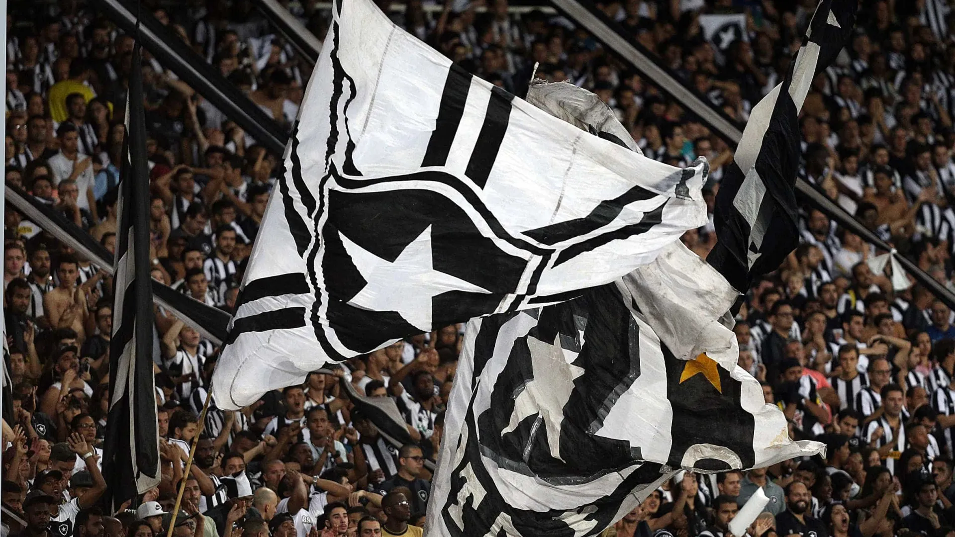 Botafogo perde título da Recopa para o Racing e vê crise aumentar - img