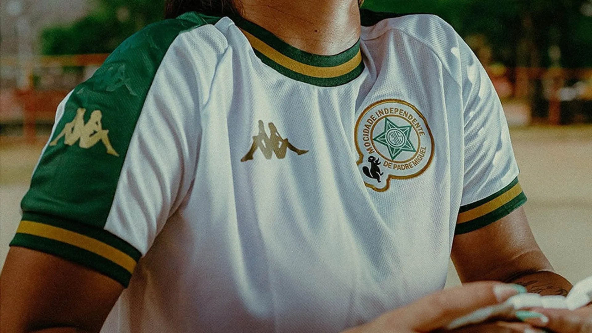 Camisa de futebol dá samba? Mocidade lucra com febre e lança 2ª versão - img