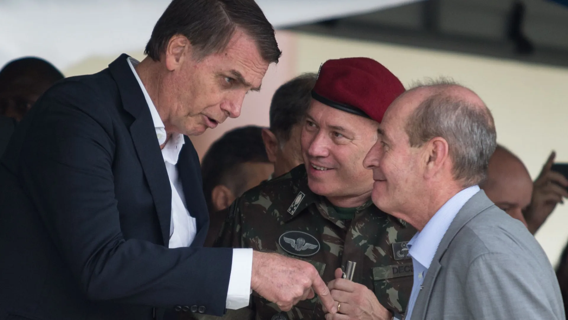 Cid diz que Bolsonaro pediu levantamento sobre joias e venda para arrecadar dinheiro - img