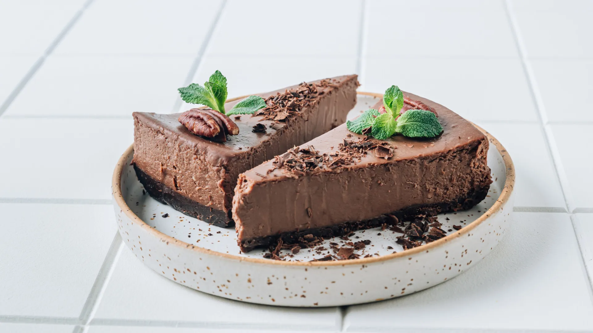 Com quatro ingredientes consegue fazer um cheesecake de chocolate - img