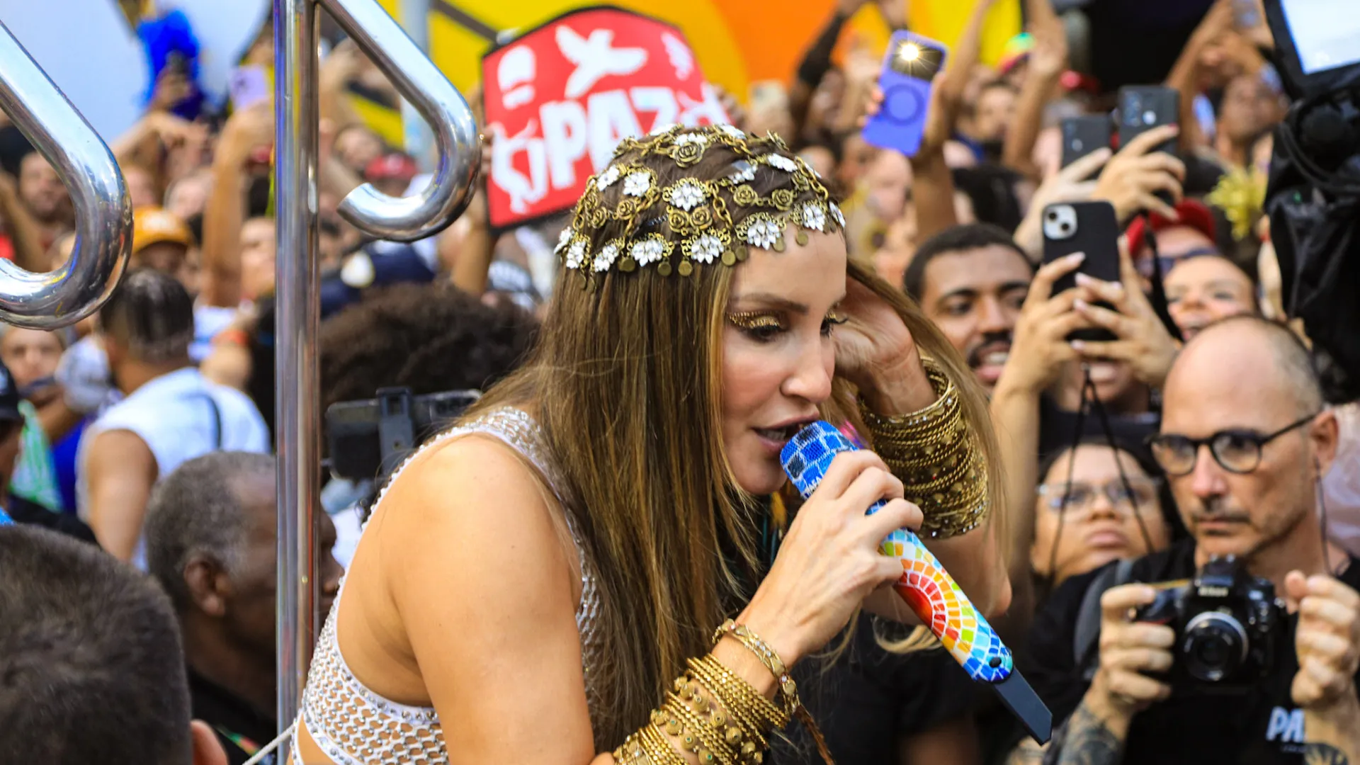 Com vaias a Claudia Leitte, Carnaval de Salvador começa com celebração aos 40 anos da Axé Music - img