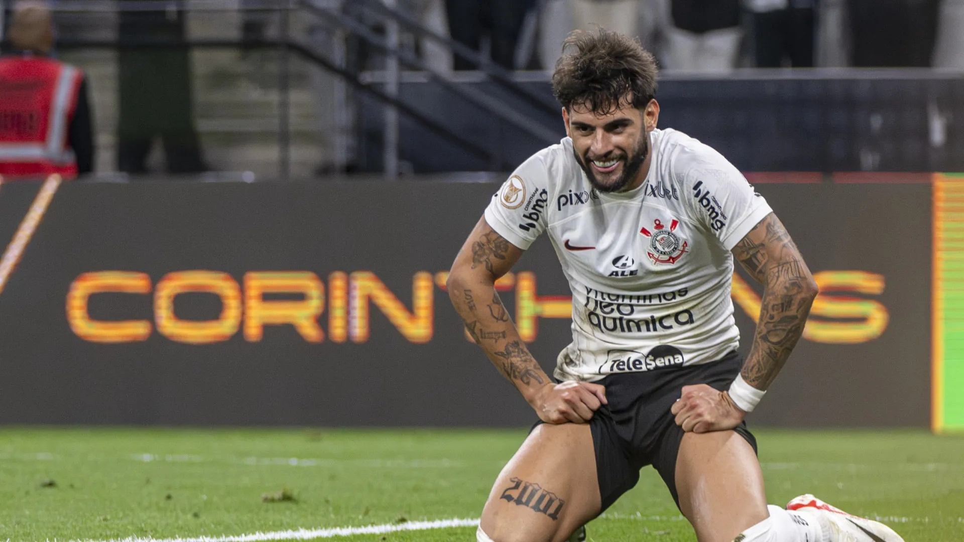 Corinthians se irrita com arbitragem no Dérbi, mas adota discurso brando - img