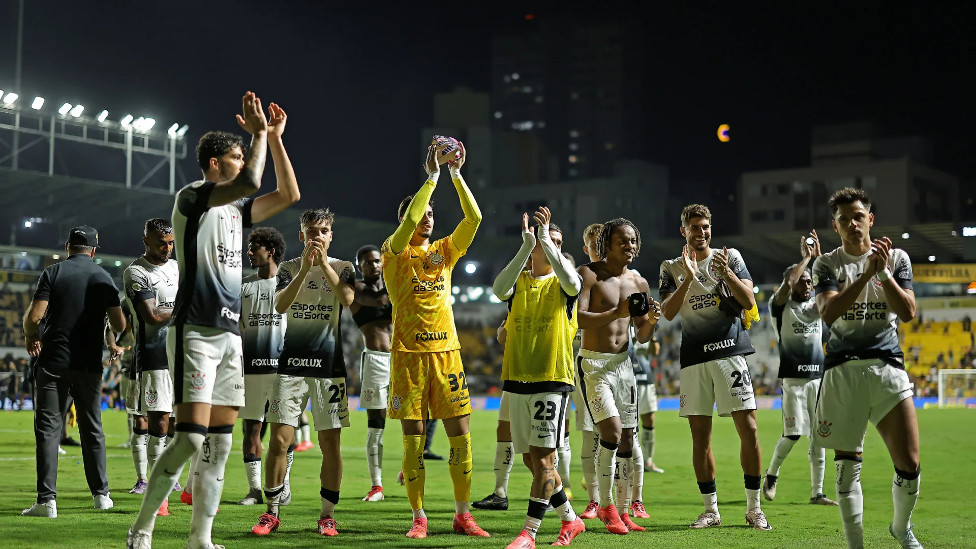 Corinthians busca virada na Libertadores; veja destaques do esporte na TV - img
