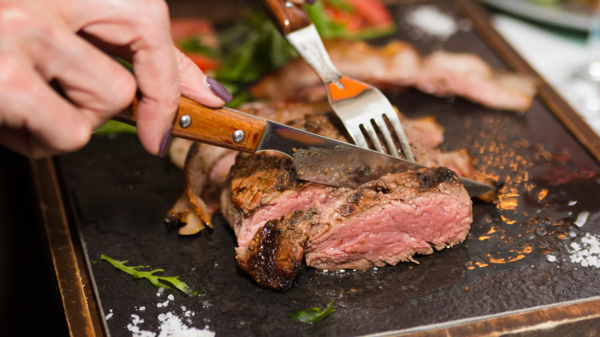Erros comuns ao fritar um bife: dicas de uma chef para evitar deslizes - img