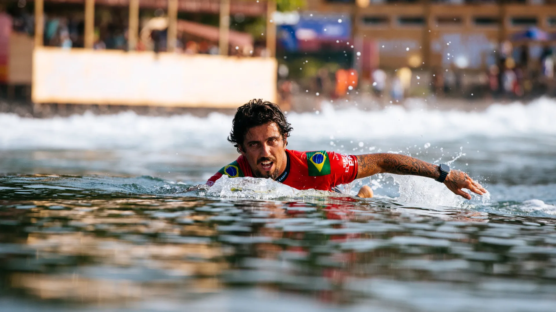 Filipinho cai, mas Brasil segue vivo pelo título em Bells no Mundial de Surfe - img