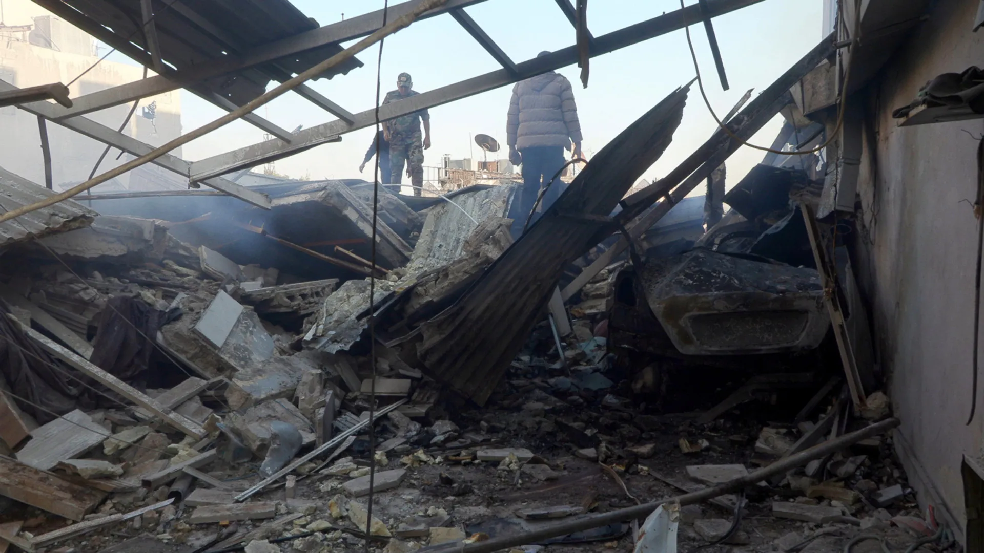 Fortes explosões são sentidas em Damasco após bombardeios israelenses - img