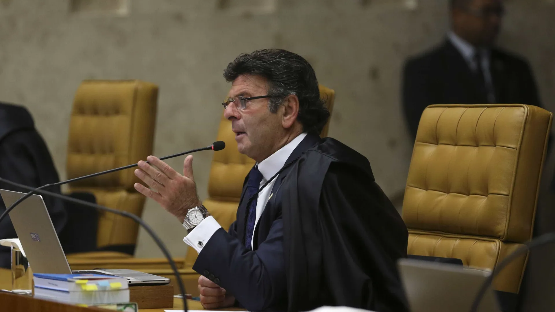 Fux vota para responsabilizar redes sociais por conteúdos publicados por usuários - img