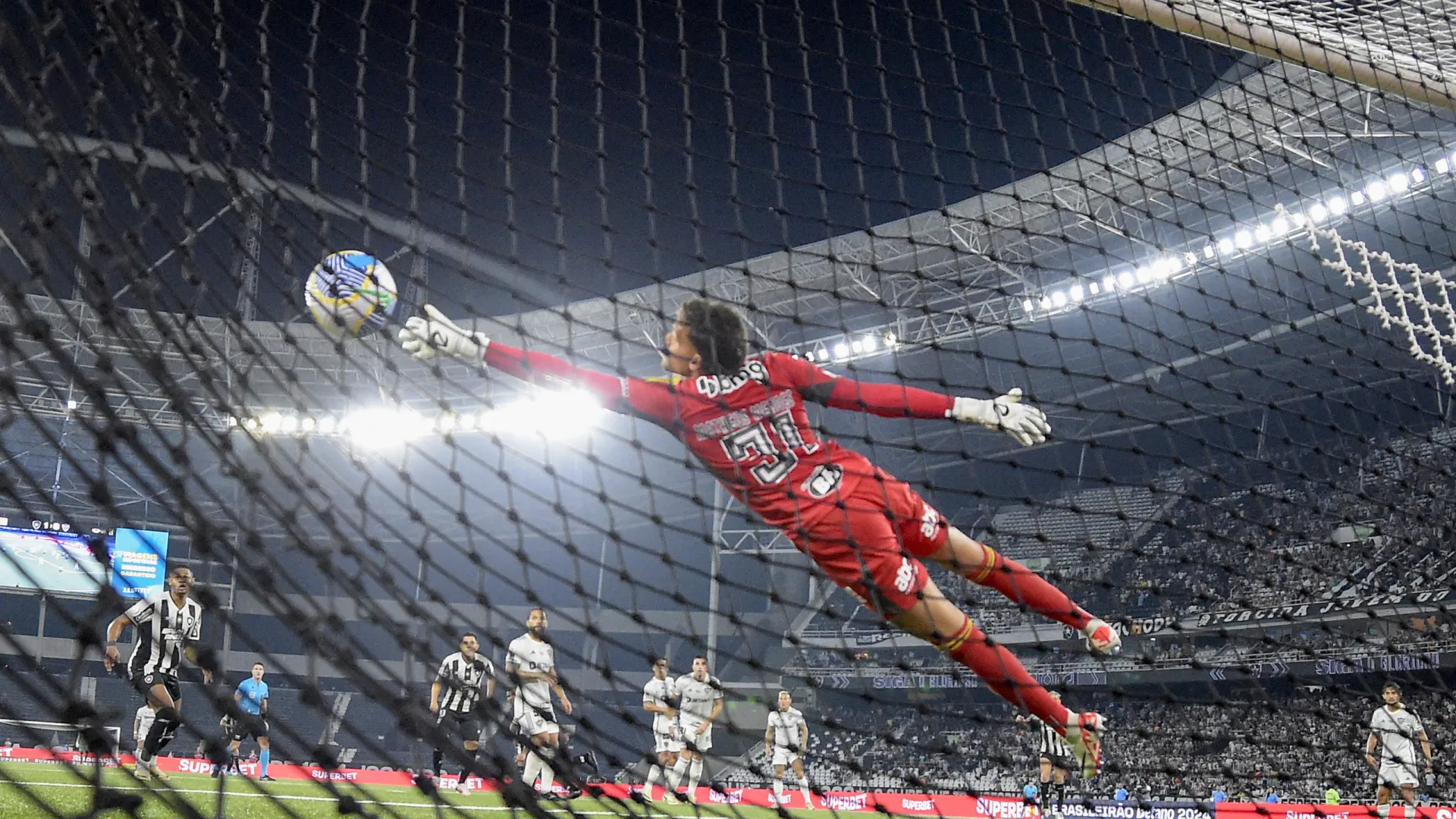 Goleiro do América-MG sofre ameaças após classificação - img