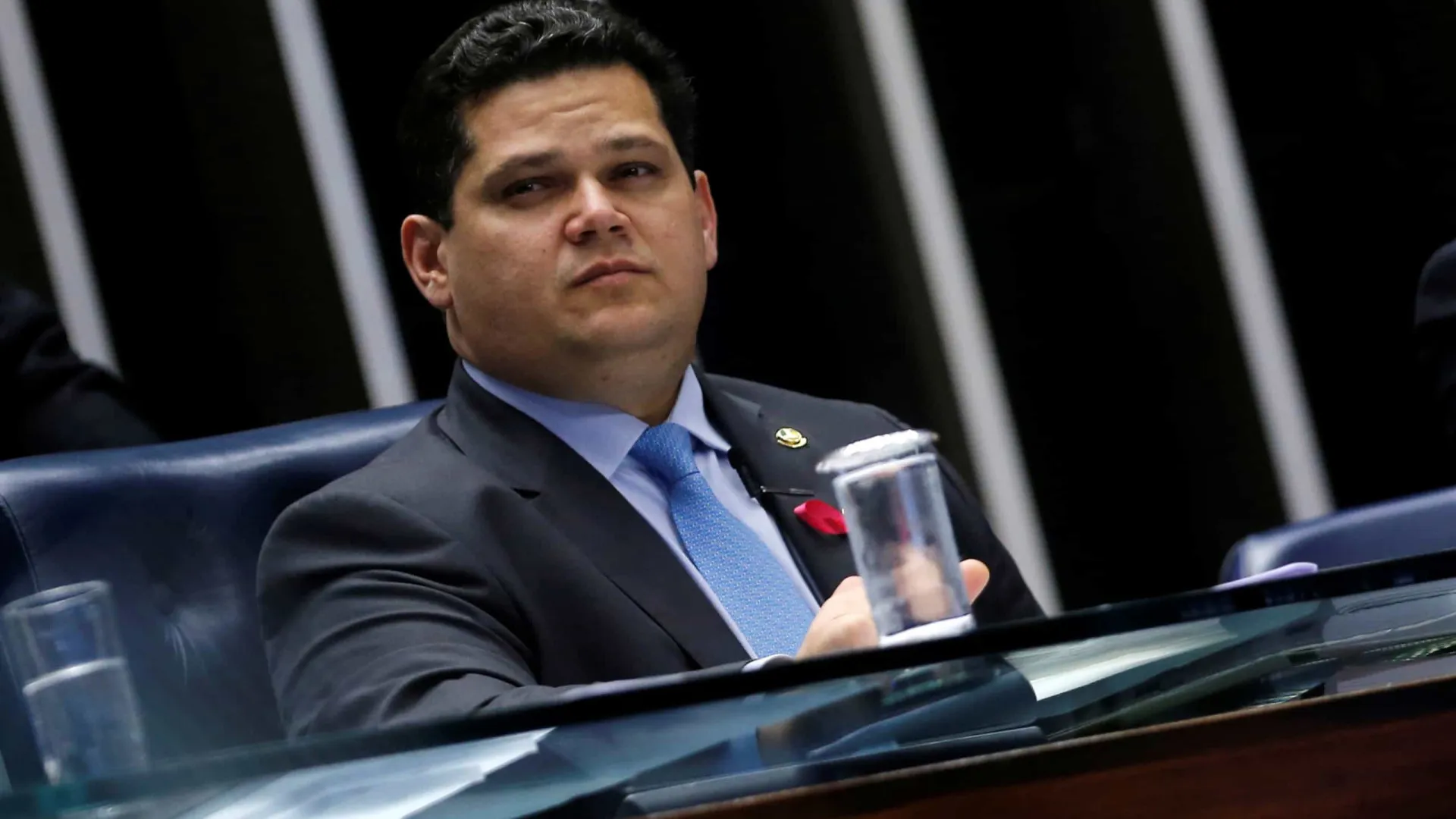 Alcolumbre impõe derrota a bolsonaristas ao negar impeachment de Moraes - img