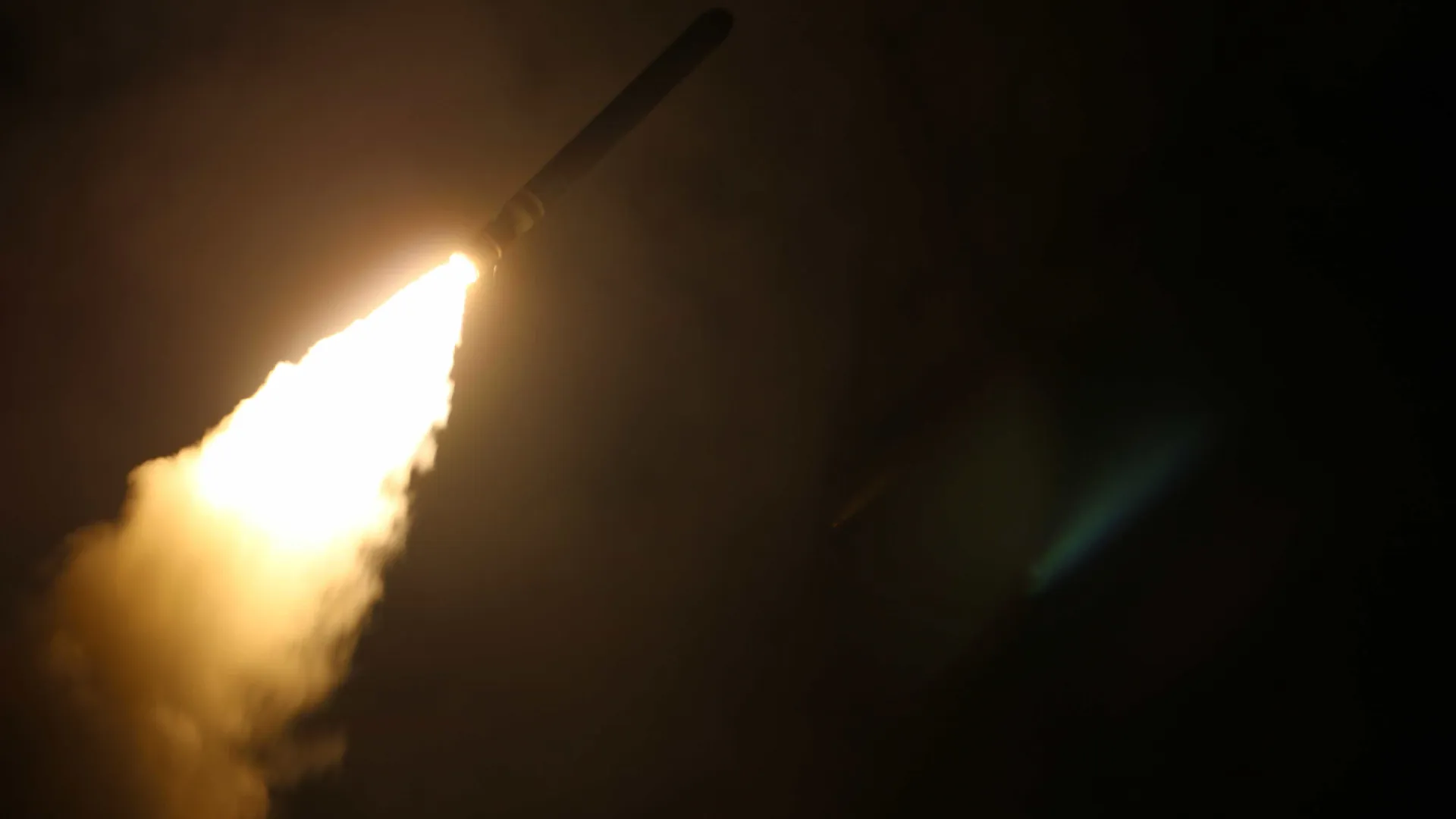 Israel faz mega-ataque na Síria e vai criar zona de defesa - img