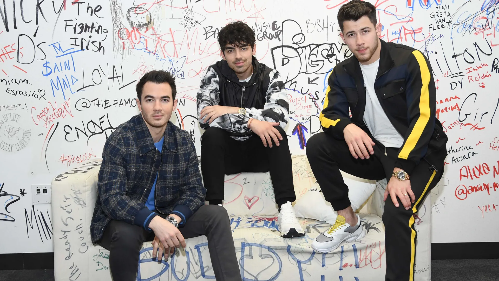 Jonas Brothers desembarcam no Brasil para show único em SP - img