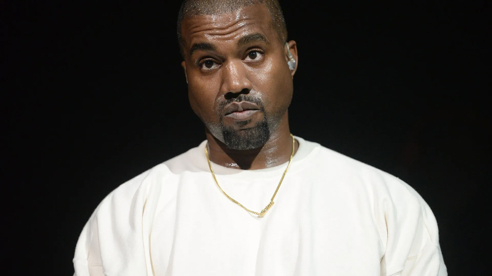 Kanye West diz não ser mais nazista após reflexão - img