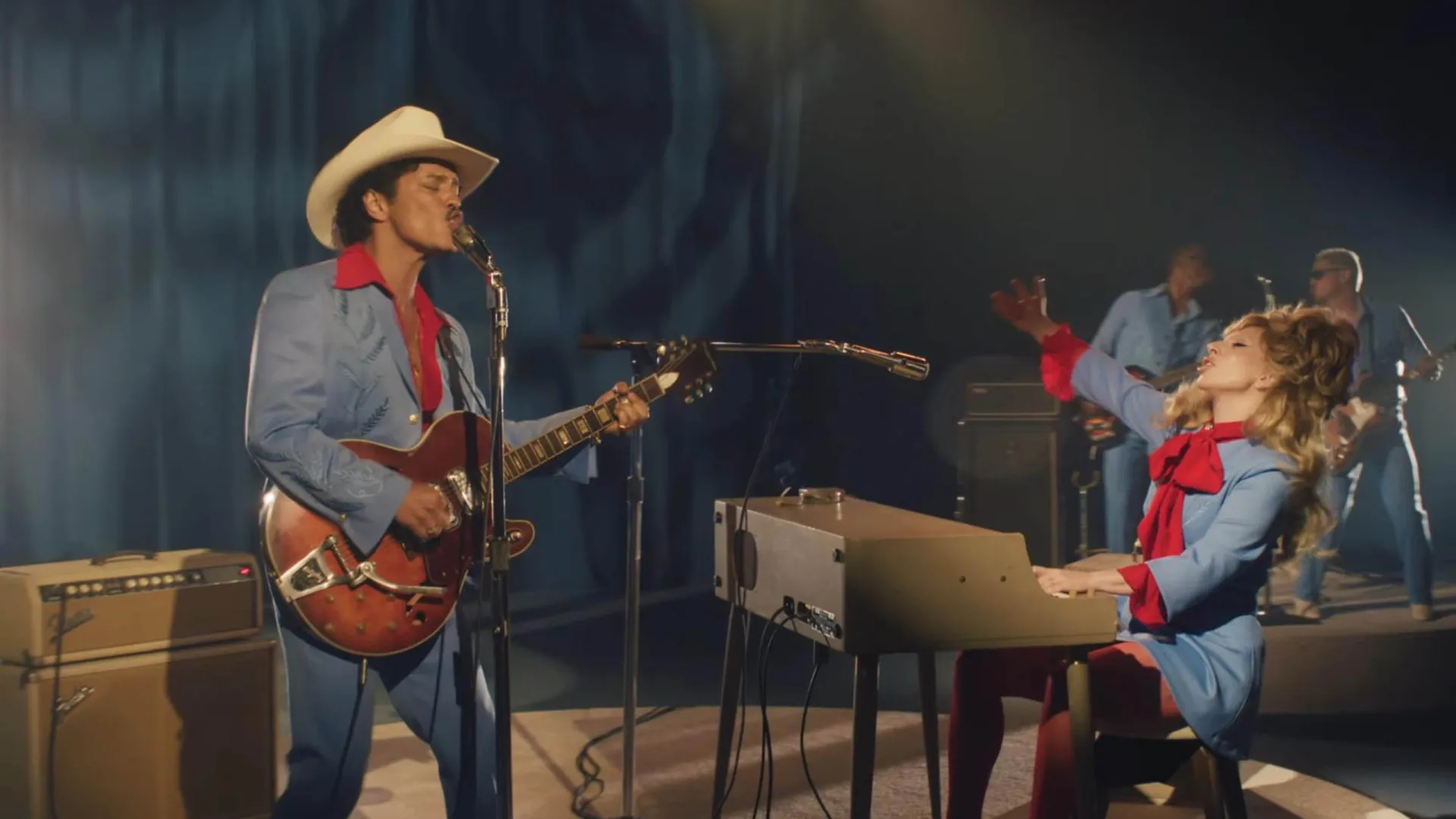 Lady Gaga e Bruno Mars vão fazer show em tributo a Los Angeles no Grammy - img