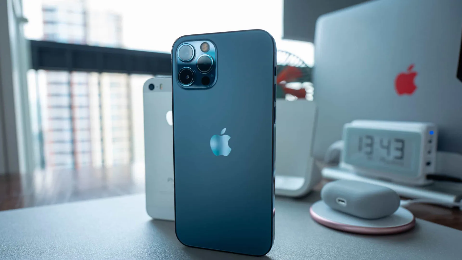 Leilão da Receita tem iPhones 14 Pro Max por R$ 800 e lote com R$ 2 milhões em relógios - img