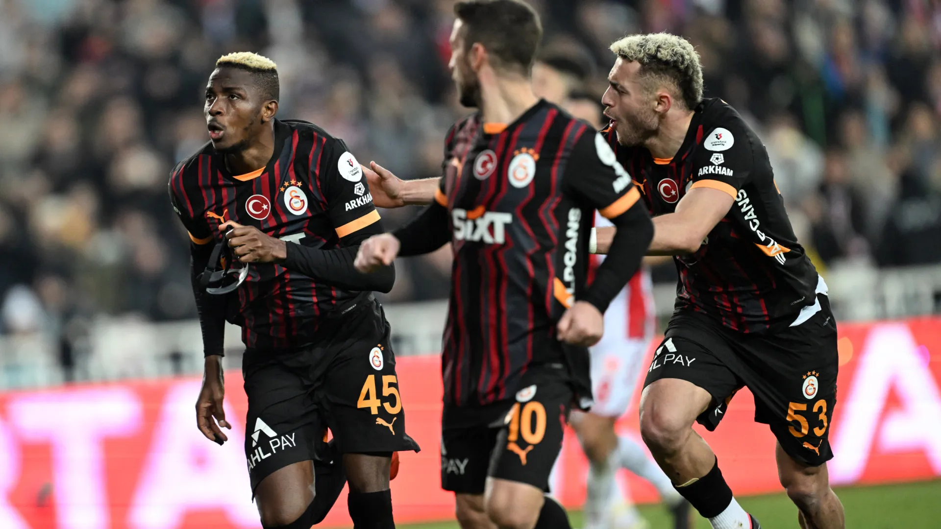 Manchester United se aproxima de fechar contratação de Victor Osimhen - img