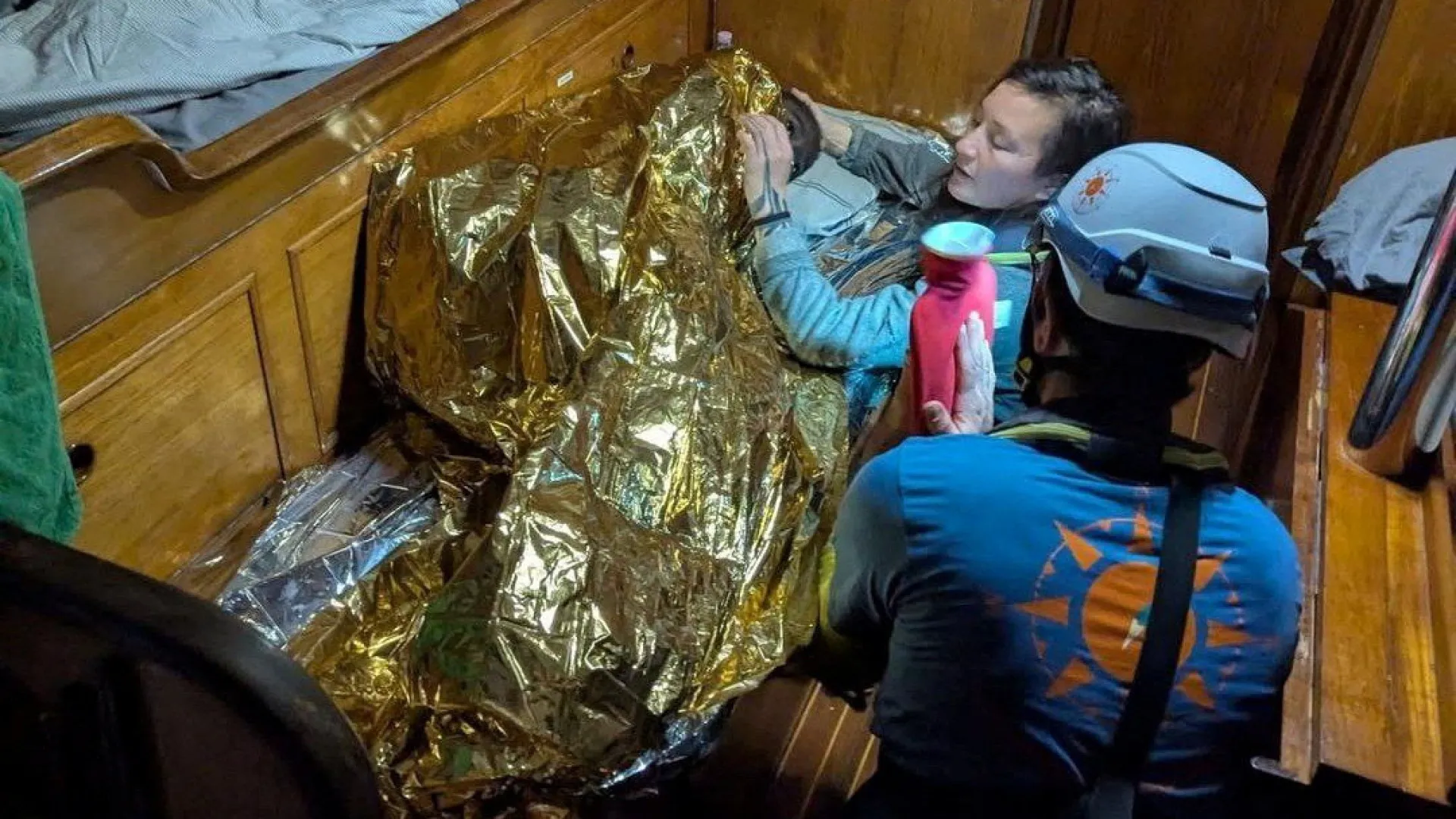 Menina de 11 anos é resgatada após passar três dias à deriva no mar - img