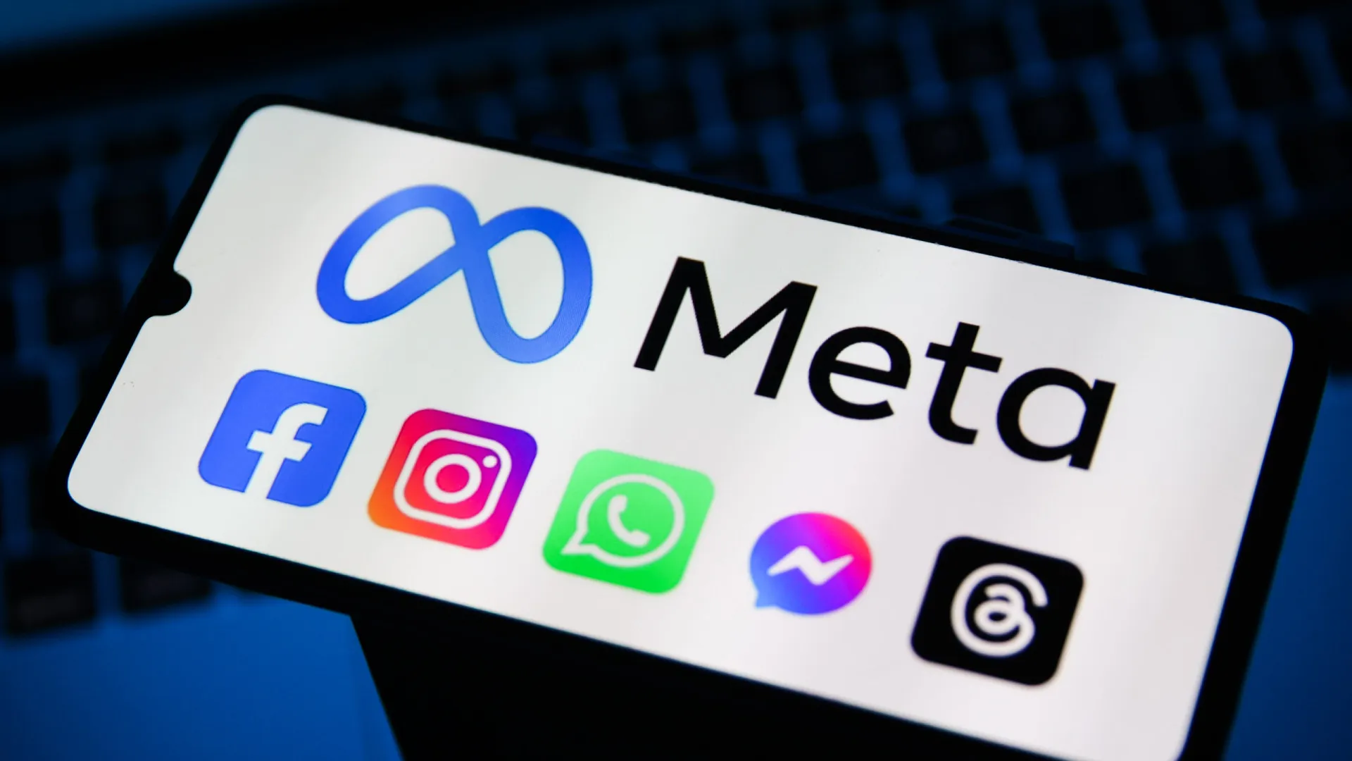 AGU pede que Meta exclua chatbots que promovem erotização infantil - img