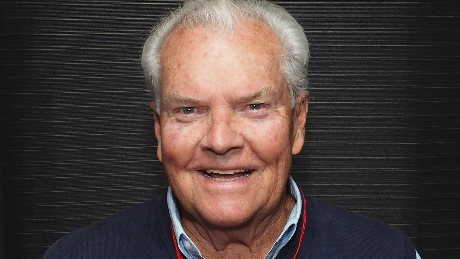 Morre o ator Peter Jason, estrela de 'Karate Kid', aos 80 anos - img