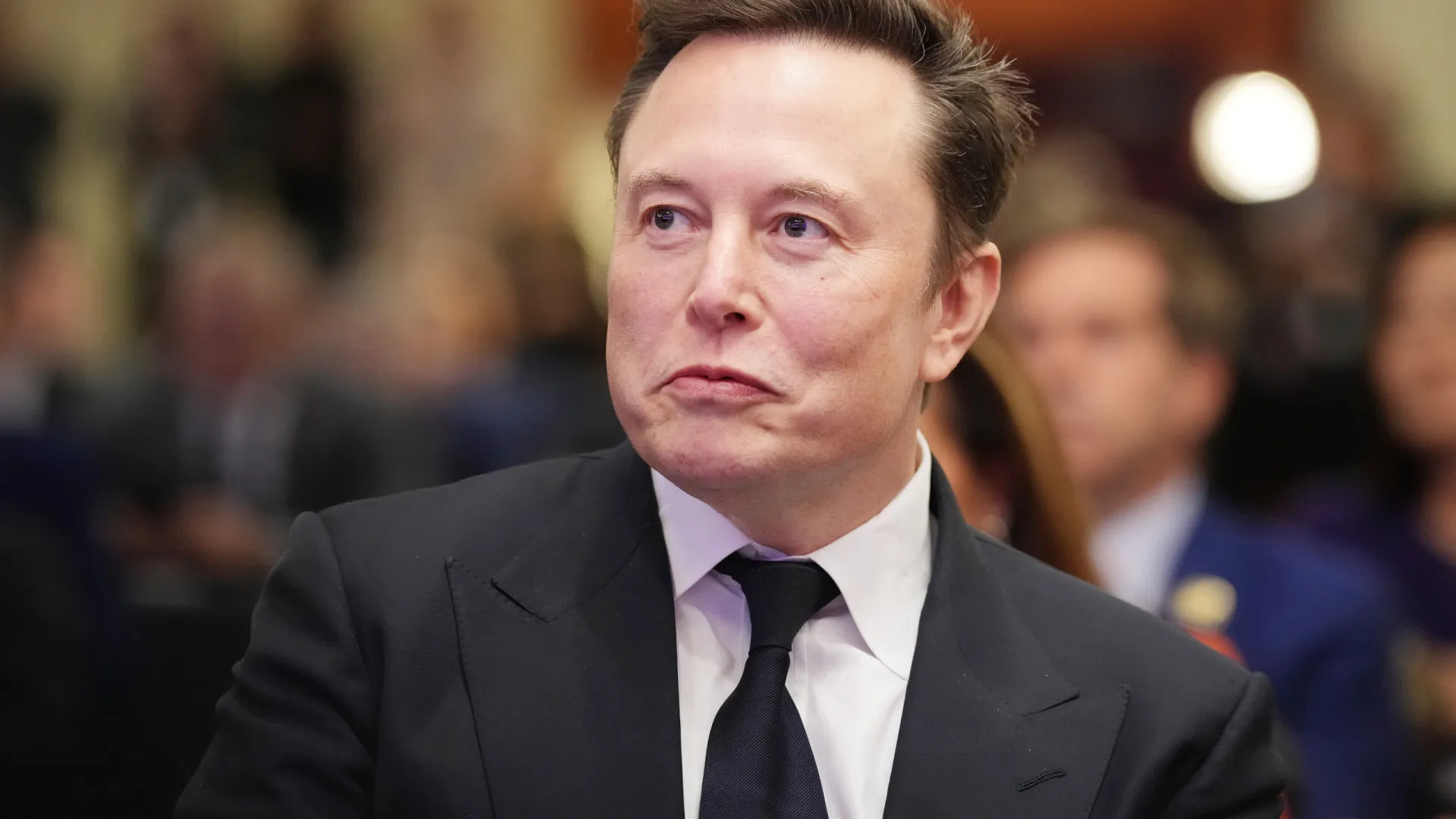 Musk sugere aumentar salários de políticos nos EUA em meio a cortes de gastos - img
