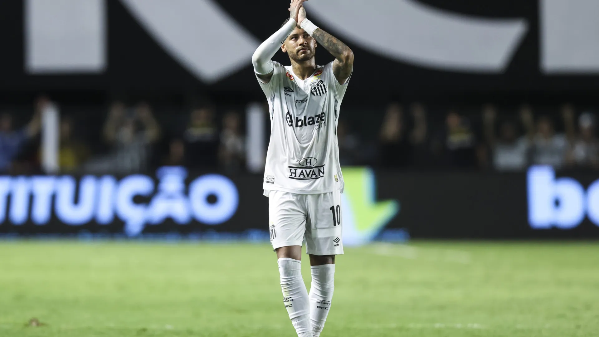 Santos vence amistoso em noite inspirada de Neymar; invasões forçam fim - img