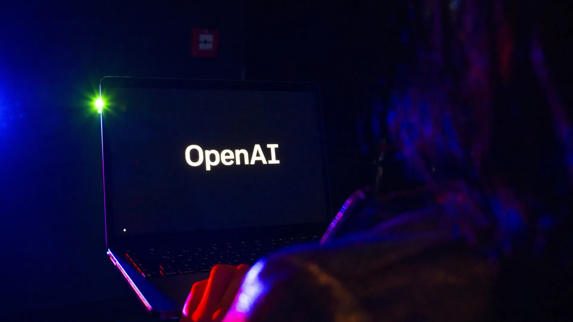 OpenAI negocia novo financiamento que avaliaria a startup em mais de US$ 100 bi, diz jornal - img