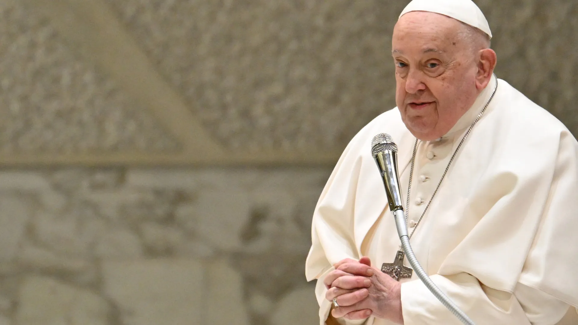 Papa Francisco "continua melhorando", diz Vaticano - img