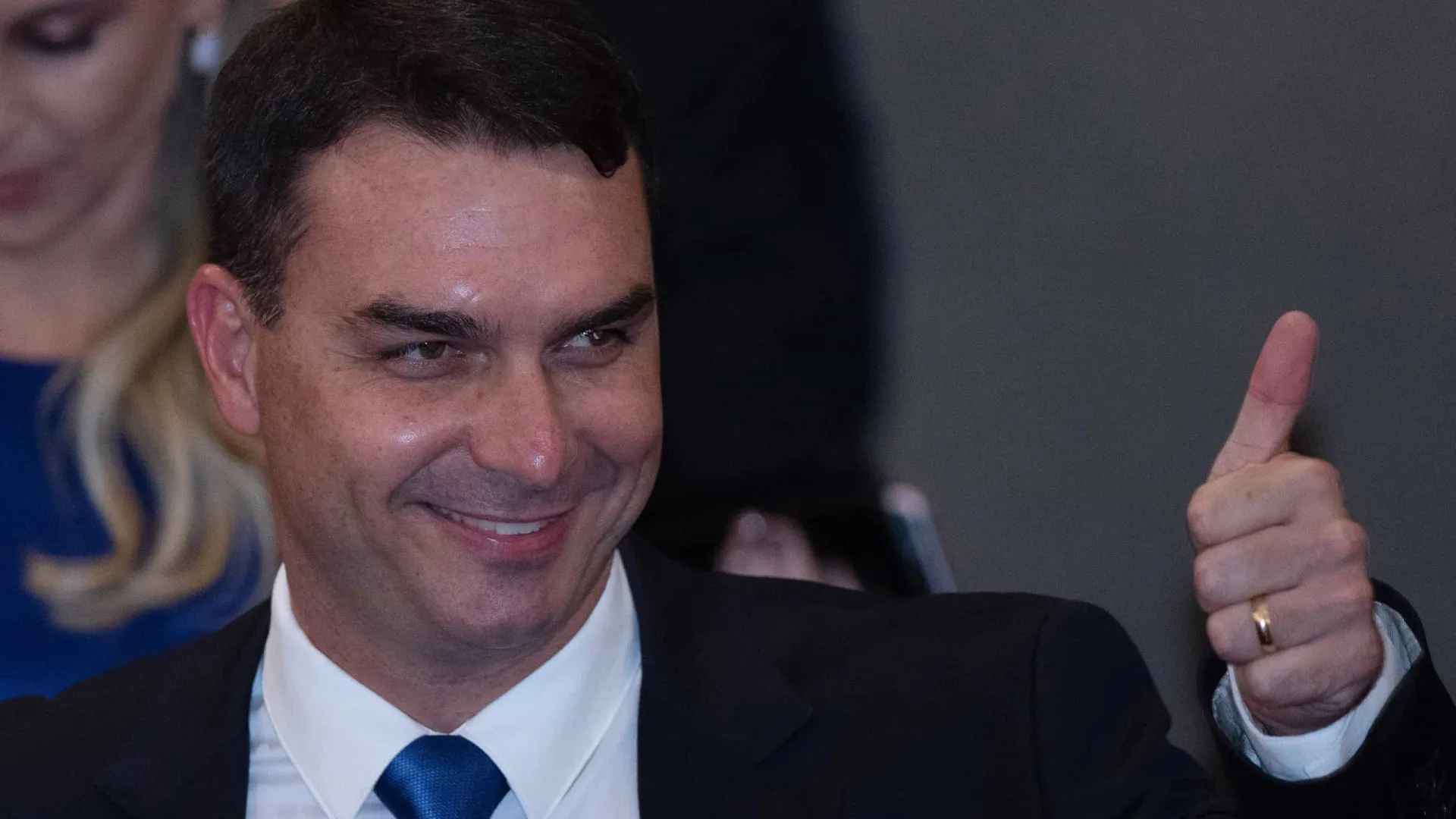 Pensar em matar não é crime, diz Flávio Bolsonaro sobre plano contra Lula - img