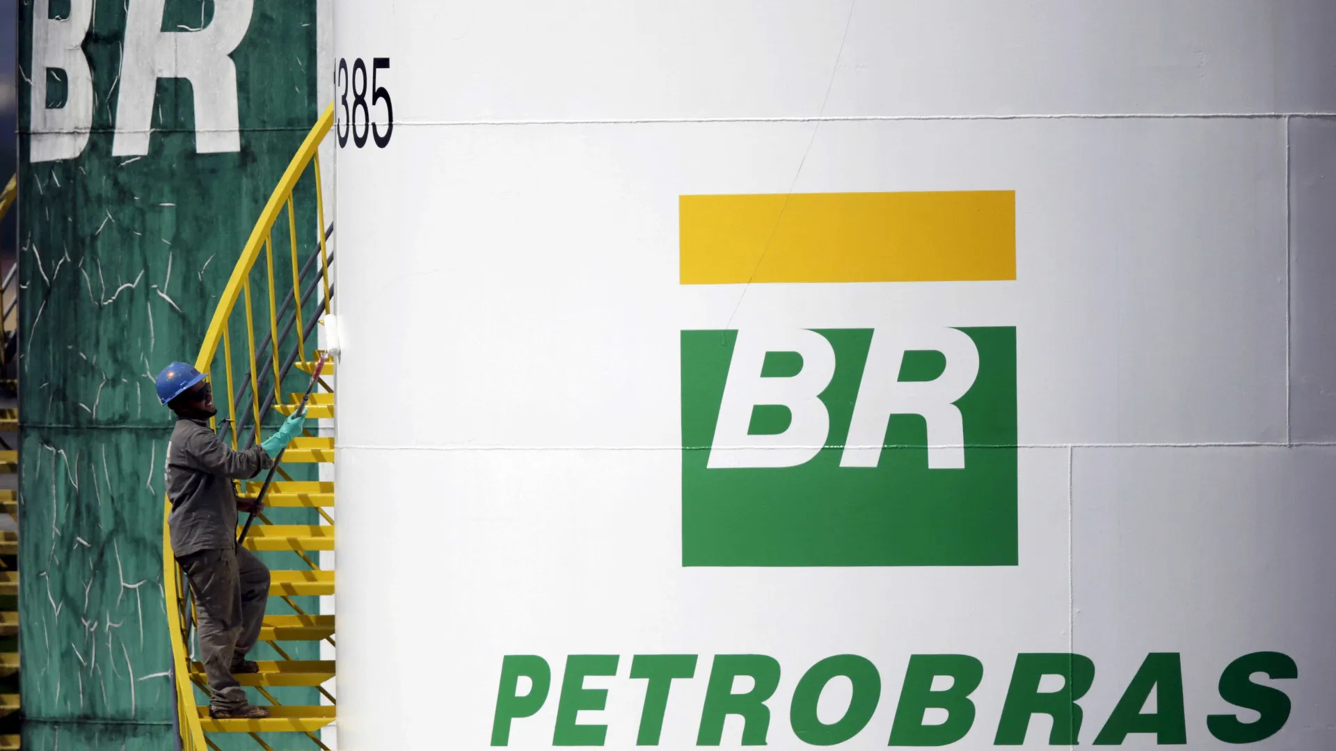 Petrobras não está interessada em empilhar dinheiro, diz Magda sobre dividendos - img