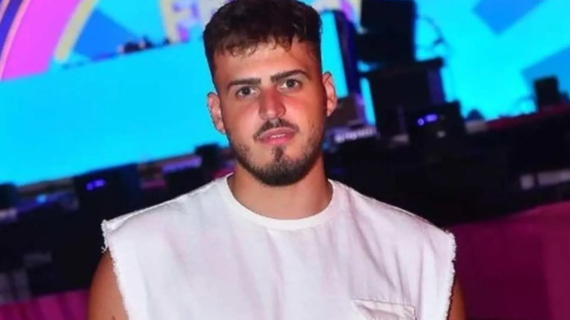Quem é Jon Vlogs, o influenciador que ostenta vida luxuosa e acumula polêmicas na internet - img