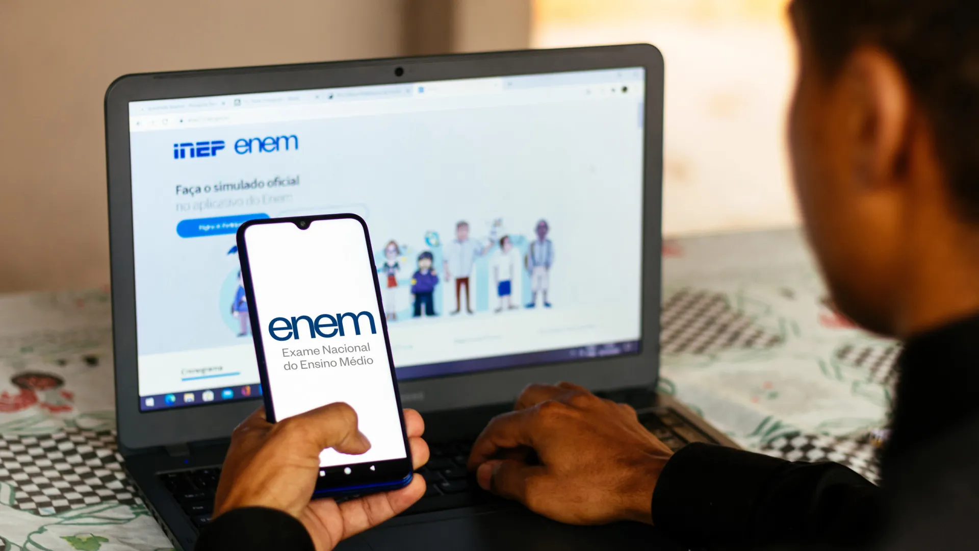 Segundo dia de provas do Enem 2024 ocorre neste domingo; veja horários e o que levar - img