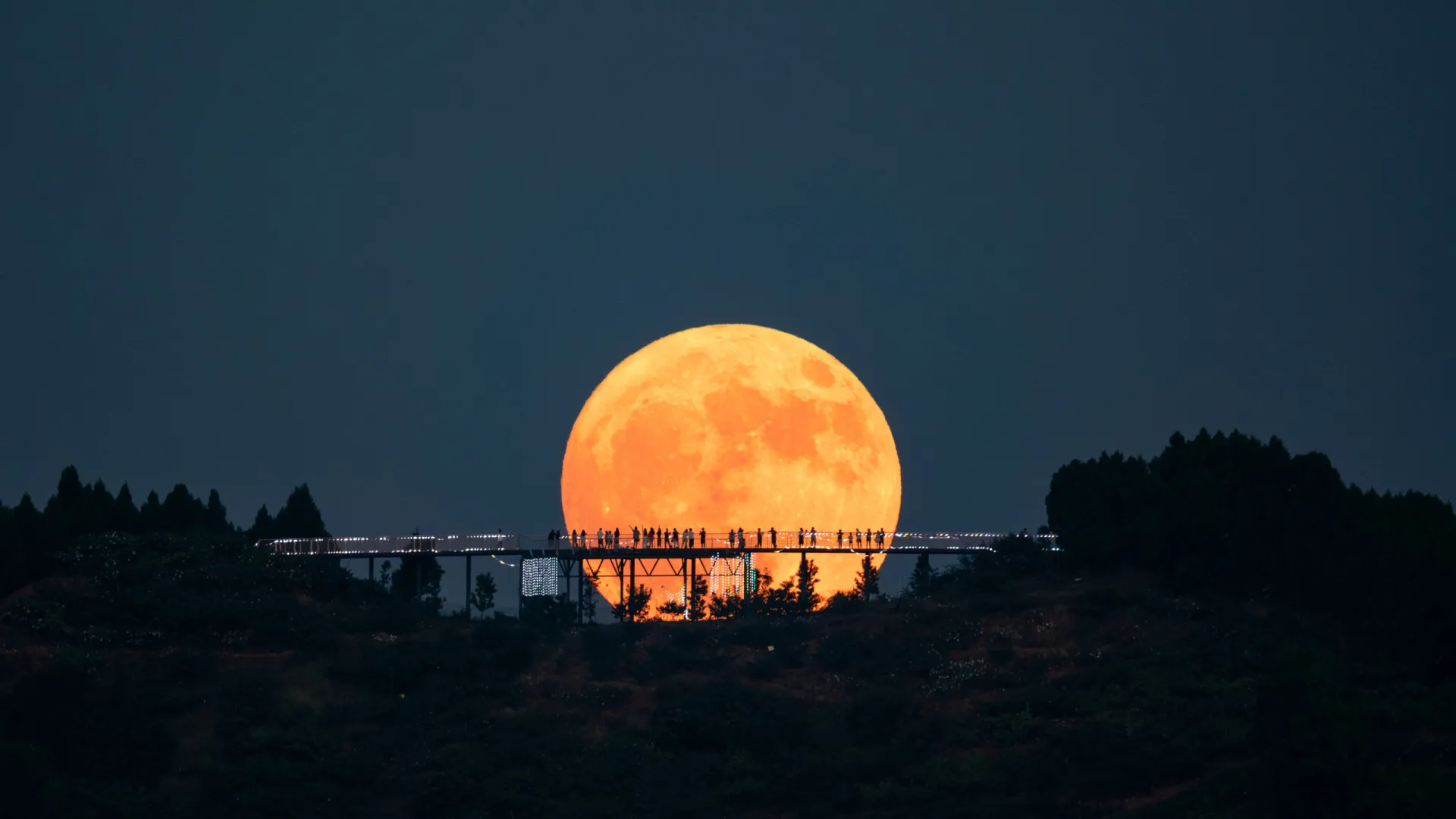 Super Lua: veja as imagens do resultado de dois fênomenos - img